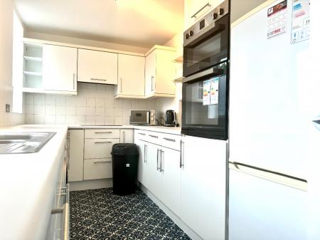4 bedroom Terraced House to let in 4 Bedroom Student House - City Centre