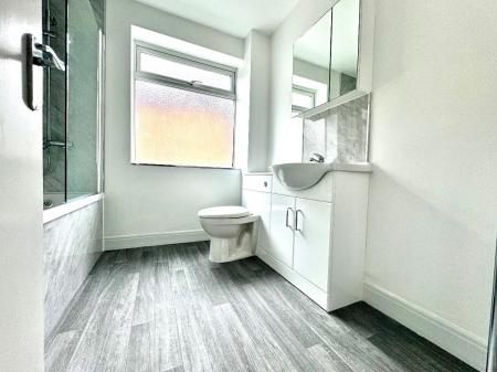 4 bedroom Terraced House to let in 4 Bedroom Student House - City Centre