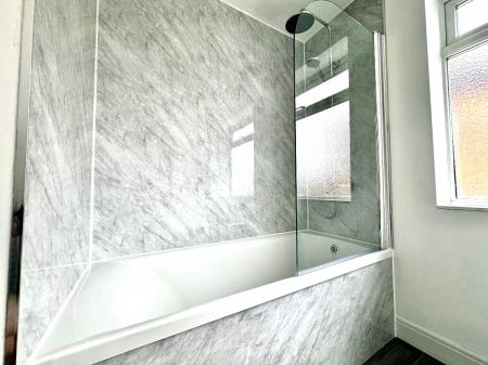 4 bedroom Terraced House to let in 4 Bedroom Student House - City Centre