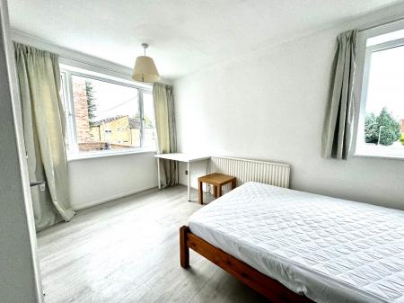 4 bedroom Terraced House to let in 4 Bedroom Student House - City Centre