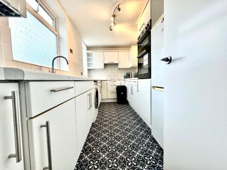 4 bedroom Terraced House to let in 4 Bedroom Student House - City Centre