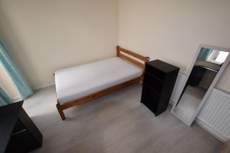 4 bedroom Terraced House to let in 4 Bedroom Student House - City Centre