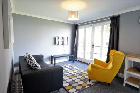 2 bedroom Apartment to let in 2 Bedroom Student Home - Stirling Court, City Centre
