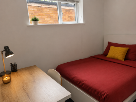 5 bedroom Terraced House to let in Downs Road, Canterbury - Close to UKC
