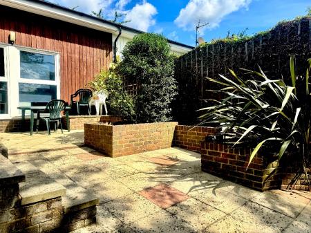 3 bedroom Bungalow to let in 37 Headcorn Drive, Canterbury