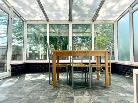 3 bedroom Bungalow to let in 37 Headcorn Drive, Canterbury