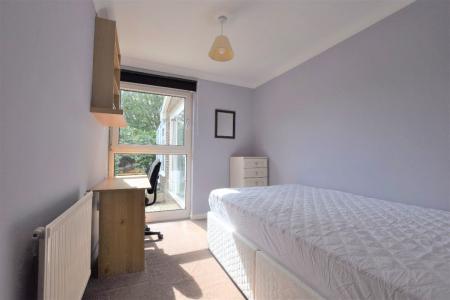 3 bedroom Bungalow to let in 37 Headcorn Drive, Canterbury