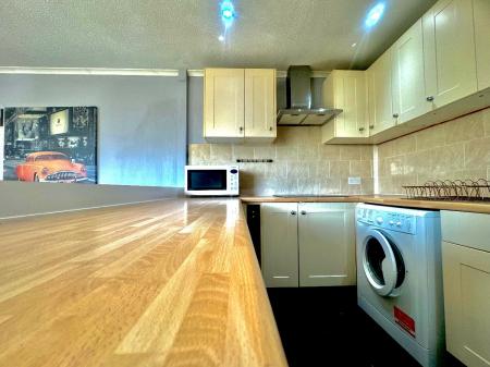 3 bedroom Bungalow to let in 37 Headcorn Drive, Canterbury