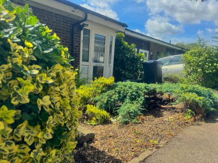 3 bedroom Bungalow to let in 37 Headcorn Drive, Canterbury