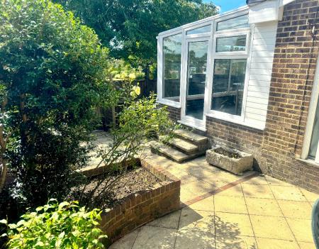 3 bedroom Bungalow to let in 37 Headcorn Drive, Canterbury