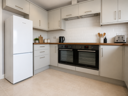 5 bedroom Terraced House to let in 5 Bed Student Home - 80 Downs Road, Canterbury