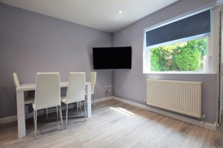 5 bedroom Terraced House to let in 5 Bed Student Home - 80 Downs Road, Canterbury