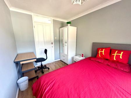 4 bedroom Semi-detached house to let in 4 Bedroom Student Home -8 Ancress Close, UKC