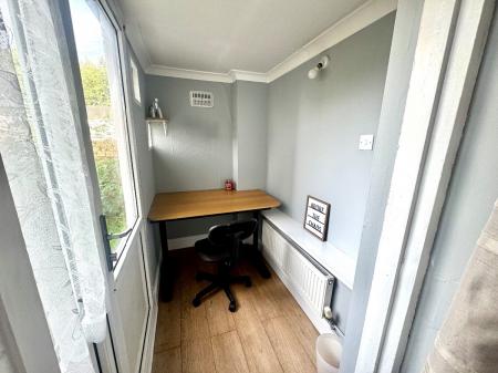 4 bedroom Semi-detached house to let in 4 Bedroom Student Home -8 Ancress Close, UKC