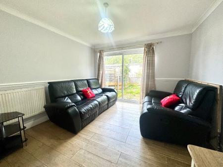 4 bedroom Semi-detached house to let in 4 Bedroom Student Home -8 Ancress Close, UKC