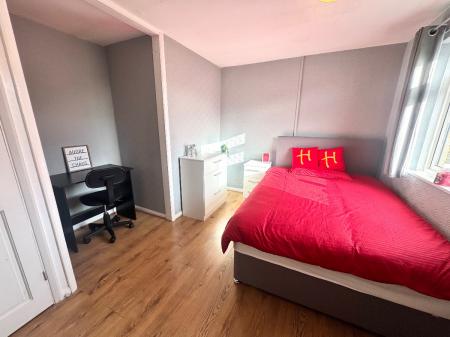 4 bedroom Semi-detached house to let in 4 Bedroom Student Home -8 Ancress Close, UKC