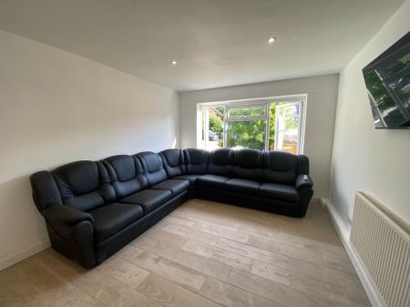 5 bedroom Terraced House to let in 5 Bedroom Student Home - 9 Montfort Close, UKC