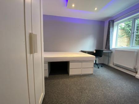 6 bedroom Terraced House to let in 6 Bedroom Student Home - 32 Downs Road, UKC