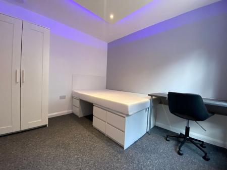 6 bedroom Terraced House to let in 6 Bedroom Student Home - 32 Downs Road, UKC