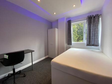 6 bedroom Terraced House to let in 6 Bedroom Student Home - 32 Downs Road, UKC