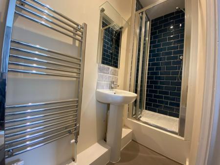 6 bedroom Semi-detached house to let in 6 Bed Student Home - 121 Sturry Road, Canterbury