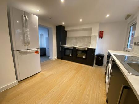 6 bedroom Semi-detached house to let in 6 Bed Student Home - 121 Sturry Road, Canterbury