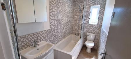 5 bedroom Semi-detached house to let in 5 Bed Student Home - 87 Downs Road - Close to UKC