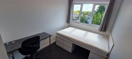 5 bedroom Semi-detached house to let in 5 Bed Student Home - 87 Downs Road - Close to UKC