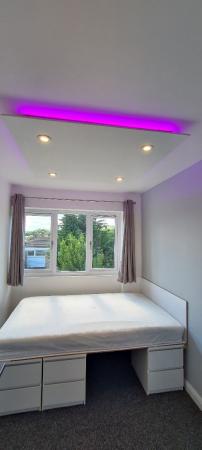 5 bedroom Semi-detached house to let in 5 Bed Student Home - 87 Downs Road - Close to UKC