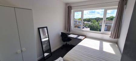 5 bedroom Semi-detached house to let in 5 Bed Student Home - 87 Downs Road - Close to UKC