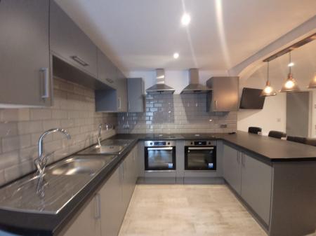 6 bedroom Semi-detached house to let in 5 Bed Student Home - 72 Downs Road, Canterbury