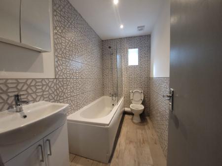 6 bedroom Semi-detached house to let in 5 Bed Student Home - 72 Downs Road, Canterbury