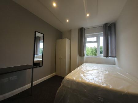 6 bedroom Semi-detached house to let in 5 Bed Student Home - 72 Downs Road, Canterbury