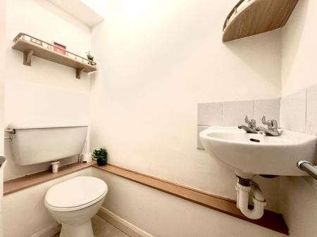 5 bedroom Semi-detached house to let in 5 Bed Student Home - 43 Kemsing Gardens