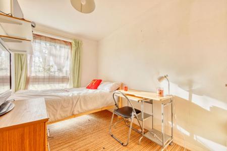 5 bedroom Semi-detached house to let in 5 Bed Student Home - 52 Ulcombe Gardens, Canterbury