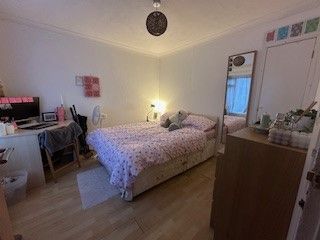 5 bedroom Semi-detached house to let in 5 Bed Student Home - 26College Road, Canterbury