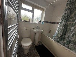 5 bedroom Semi-detached house to let in 5 Bed Student Home - 26College Road, Canterbury