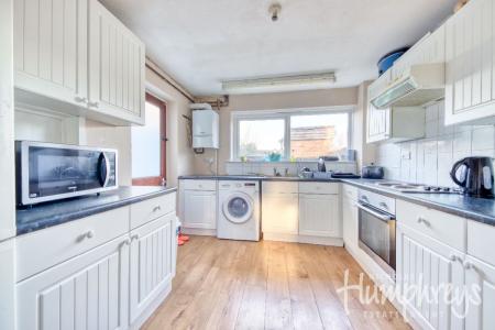 4 bedroom End of terrace house to let in 4 Bed Student Home - 15 Clement Close