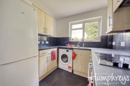 5 bedroom Semi-detached house to let in 7 College Road