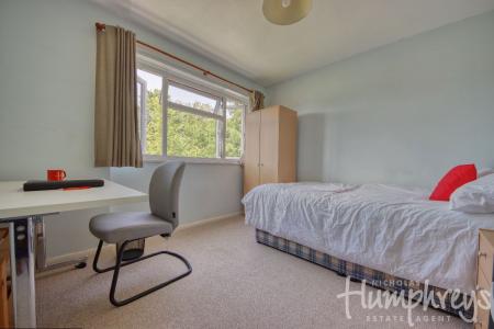 4 bedroom Terraced House to let in 4 Bed Student Home - 29 Downs Road