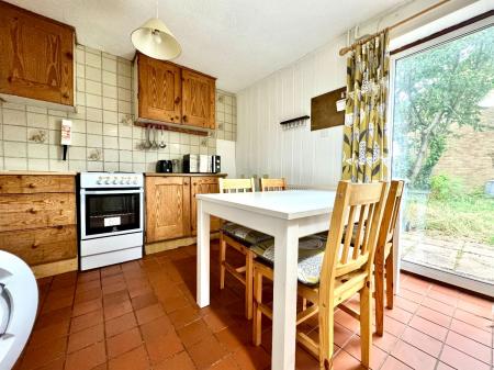 3 bedroom Semi-detached house to let in Craddock Road