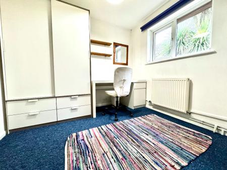 3 bedroom Semi-detached house to let in Craddock Road