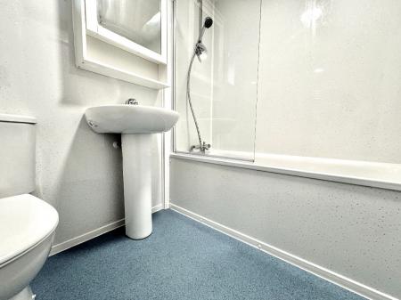 3 bedroom Semi-detached house to let in Craddock Road