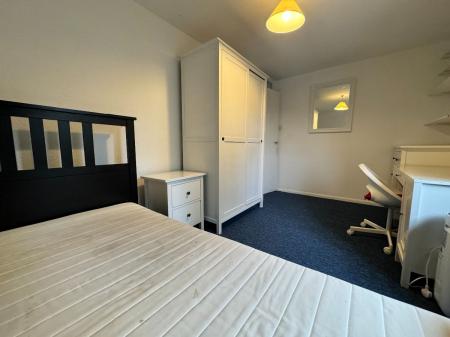 3 bedroom Semi-detached house to let in Craddock Road