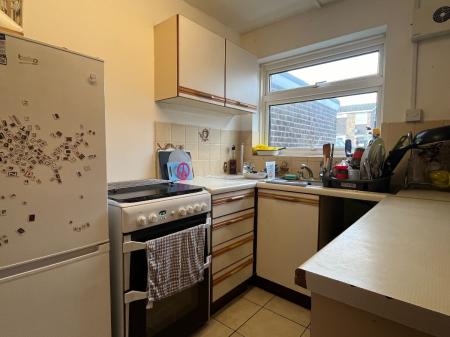 5 bedroom Terraced House to let in 5 Bed Student Home - 61 Kemsing Gardens