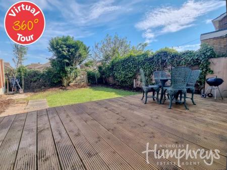 5 bedroom Terraced House to let in 20 Mead Way, Central to both Universities