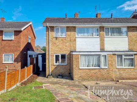 5 bedroom Terraced House to let in 20 Mead Way, Central to both Universities