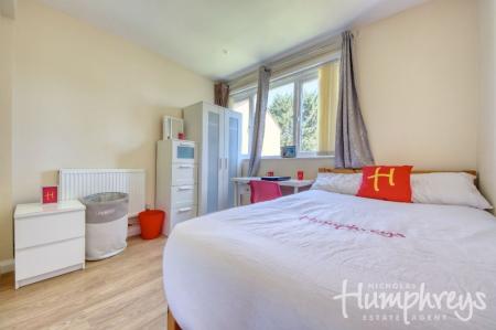 4 bedroom Semi-detached house to let in Sancroft Avenue