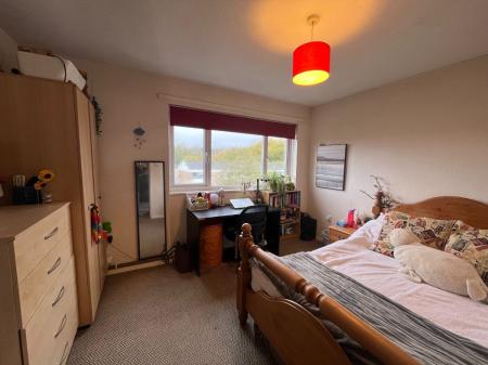 4 bedroom Terraced House to let in 73 Downs Road, Canterbury