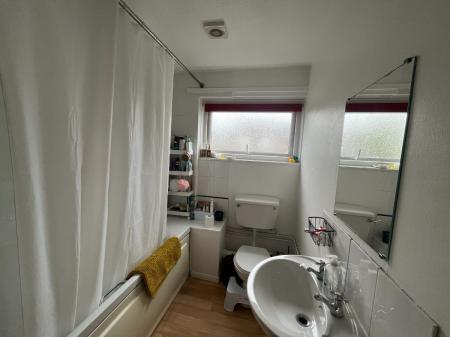 4 bedroom Terraced House to let in 73 Downs Road, Canterbury